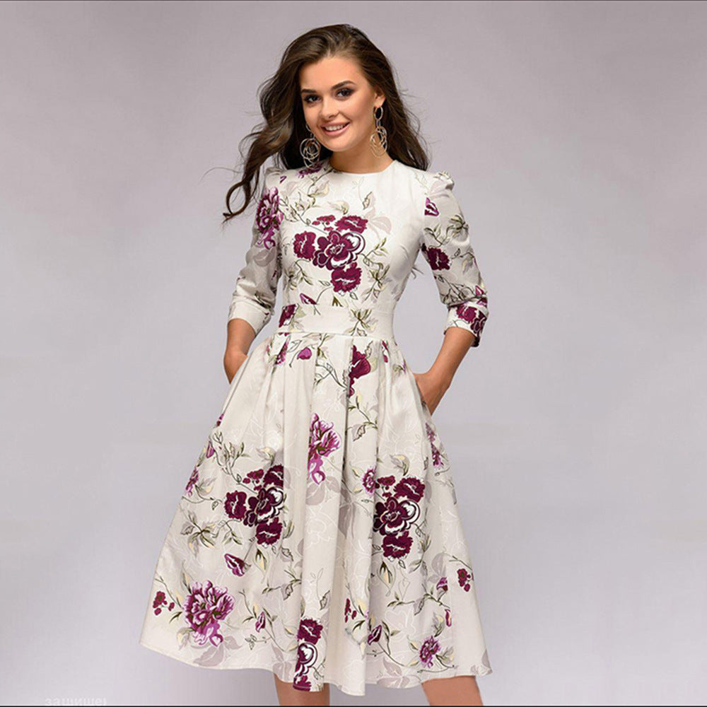 Alice – A-line pleated dress with fashionable print