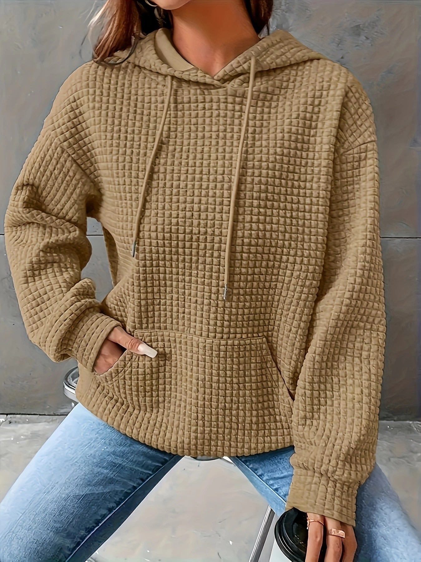 Women's hoodie with hood and kangaroo pocket