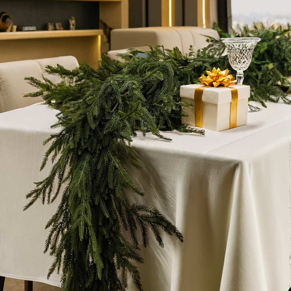 Artificial pine crowns Green Christmas table decorations