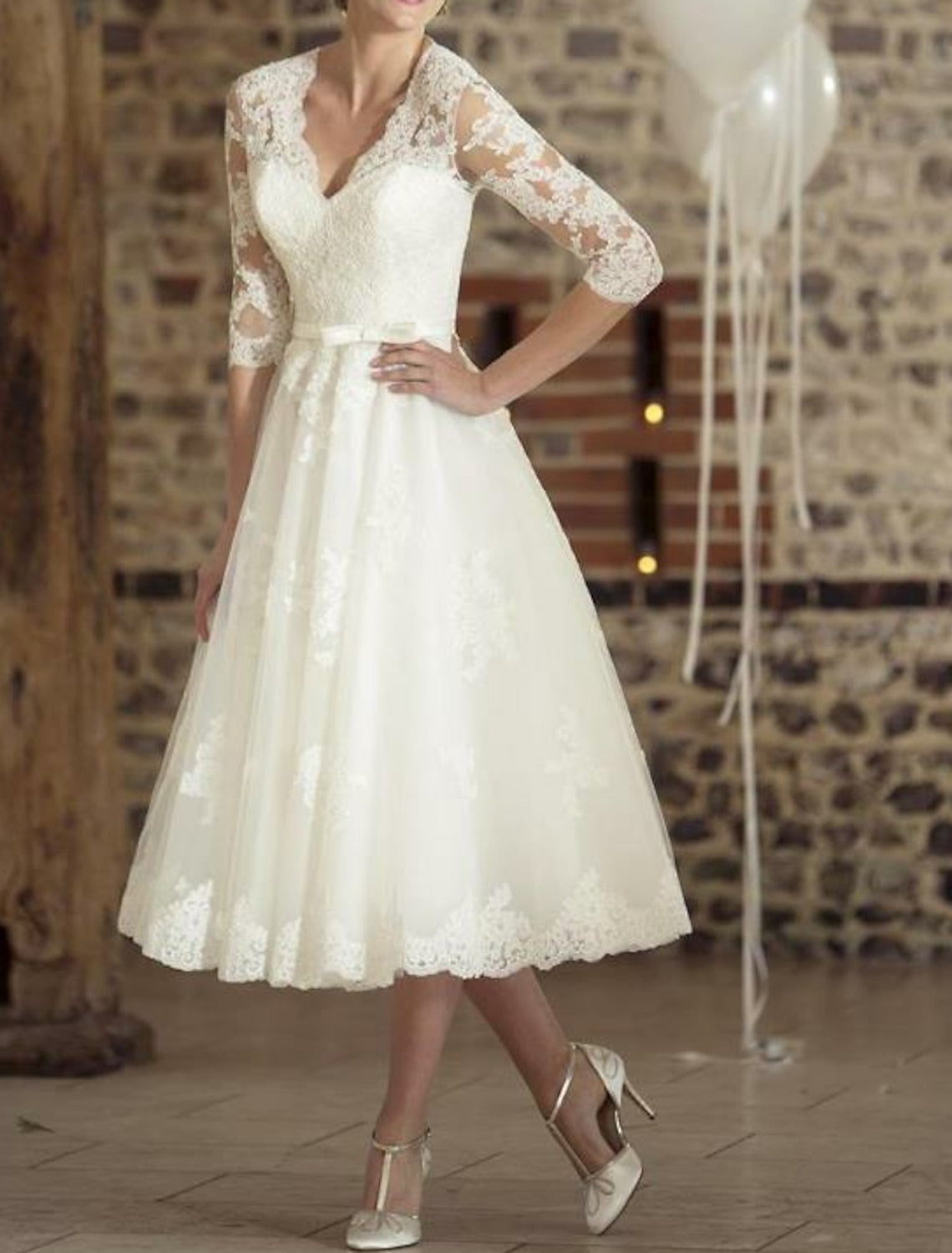 Women's wedding dress with long sleeves and V-neck | Midi