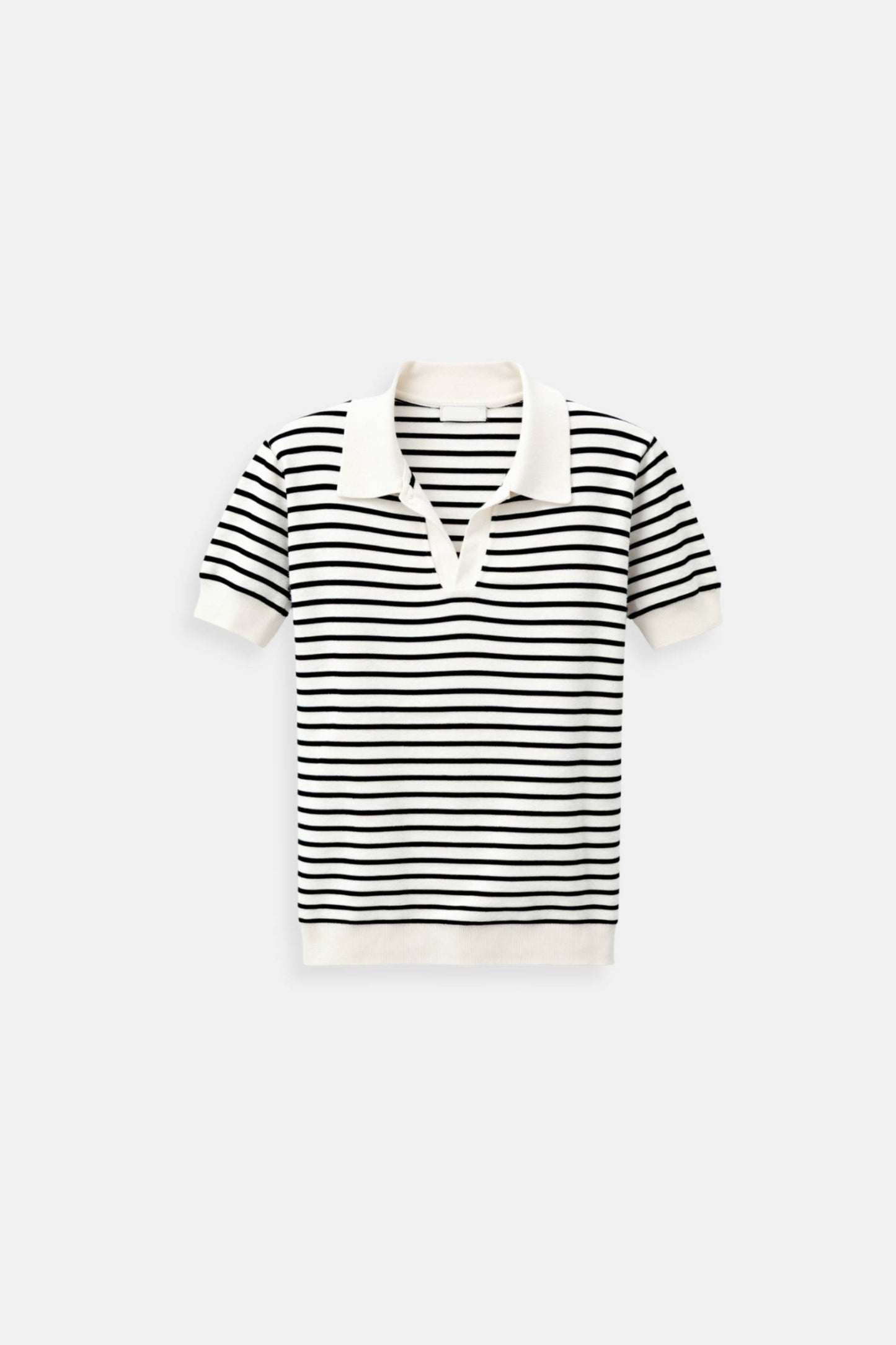 Versatile striped blouse with V-neckline