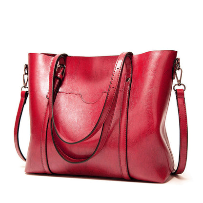 Vera: A stylish handbag of leather, handcrafted