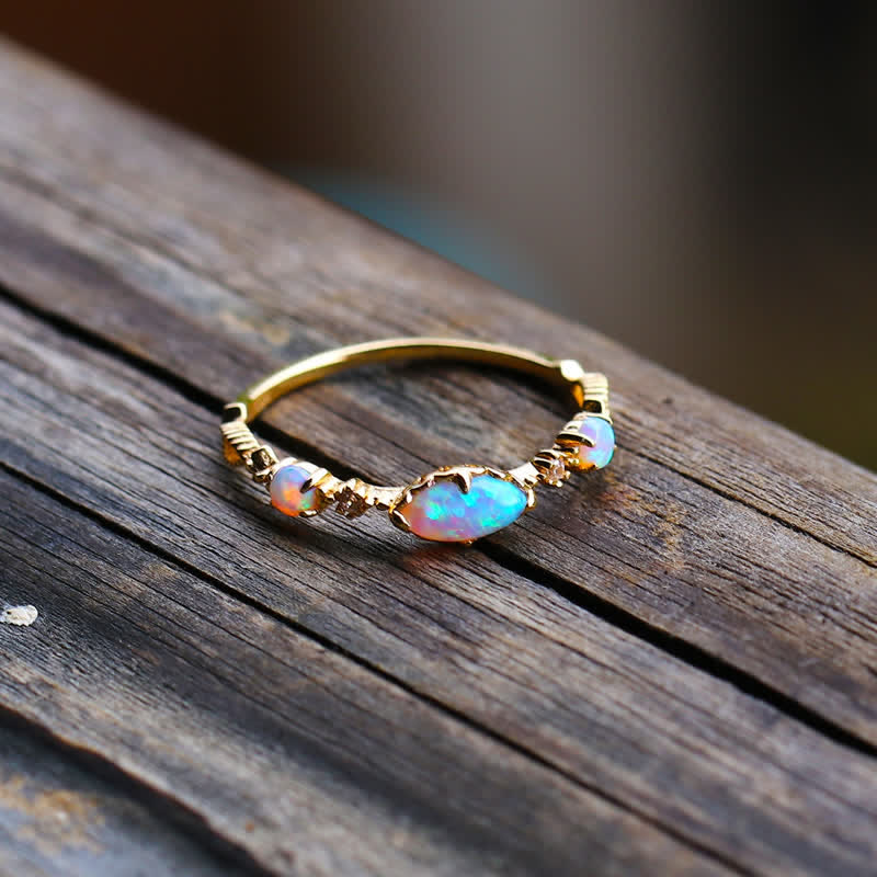 "Love and sincerity" - Vintage opal ring - Isabella