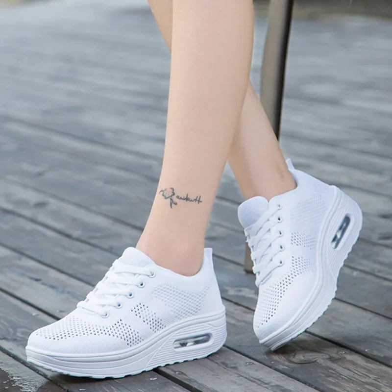 Women's sneakers | lacing