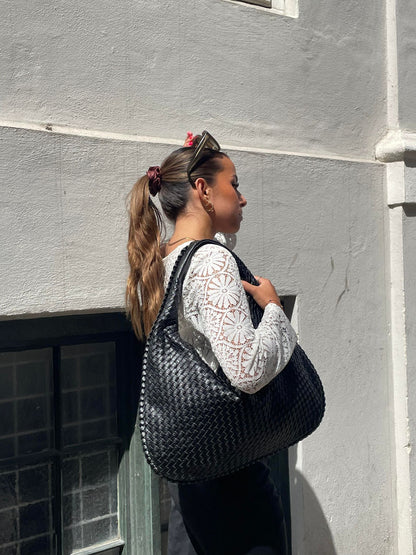Wicker tote bag