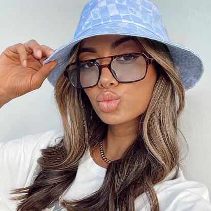 Women's Oversize Square Sunglasses – Fashionable Statement Sunglasses for Everyday & Leisure