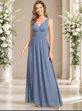 Zahraa | Long Dress with V-Neck and Sleeveless – Chic and Modern Style