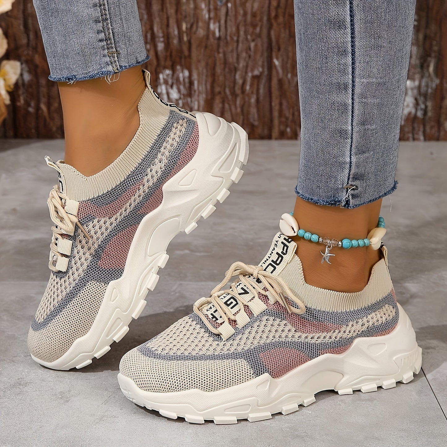 Breathable shoes women made of mesh