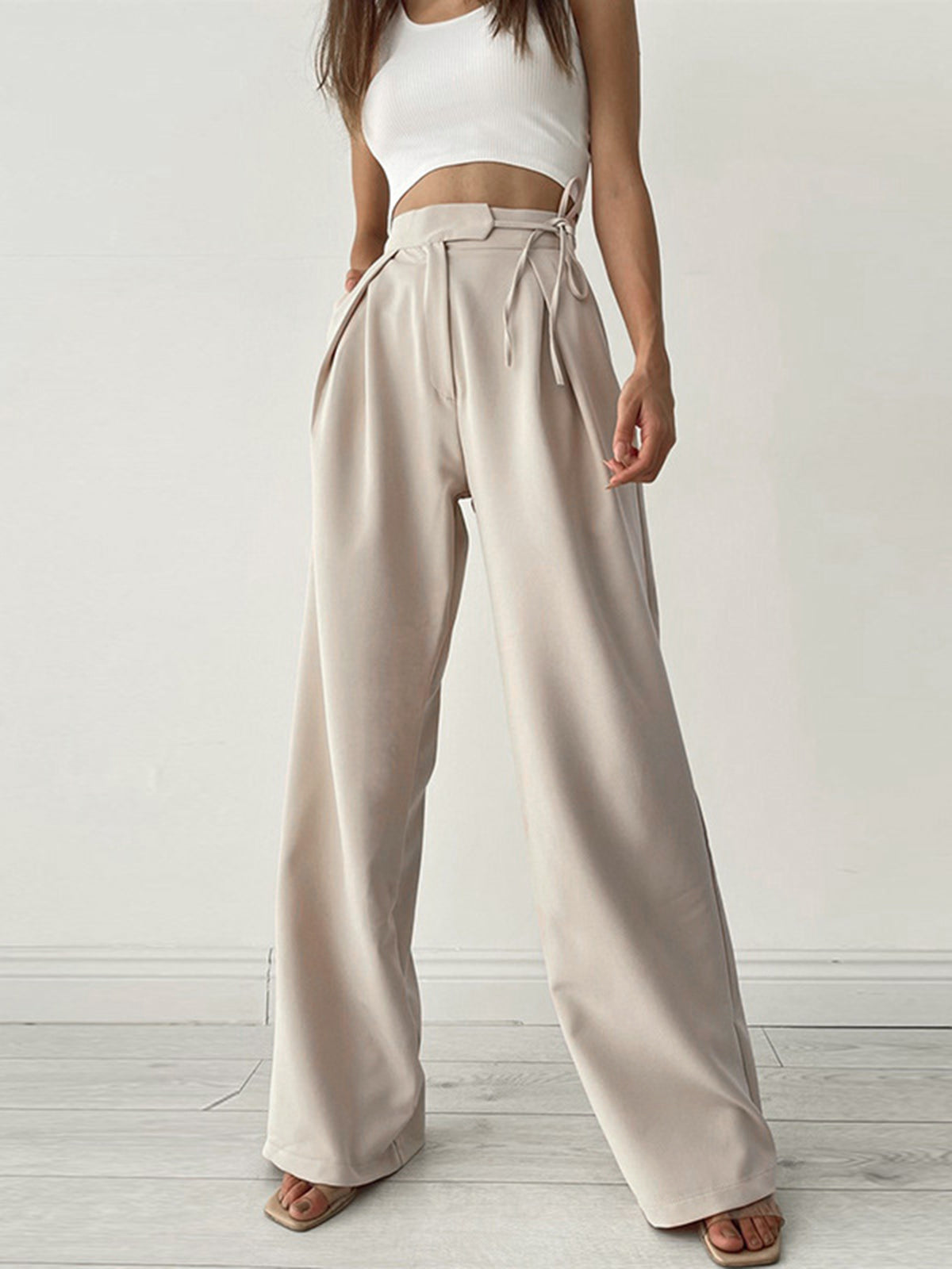 Wide pants for women - high waist - pleated front - fluid and elegant cut