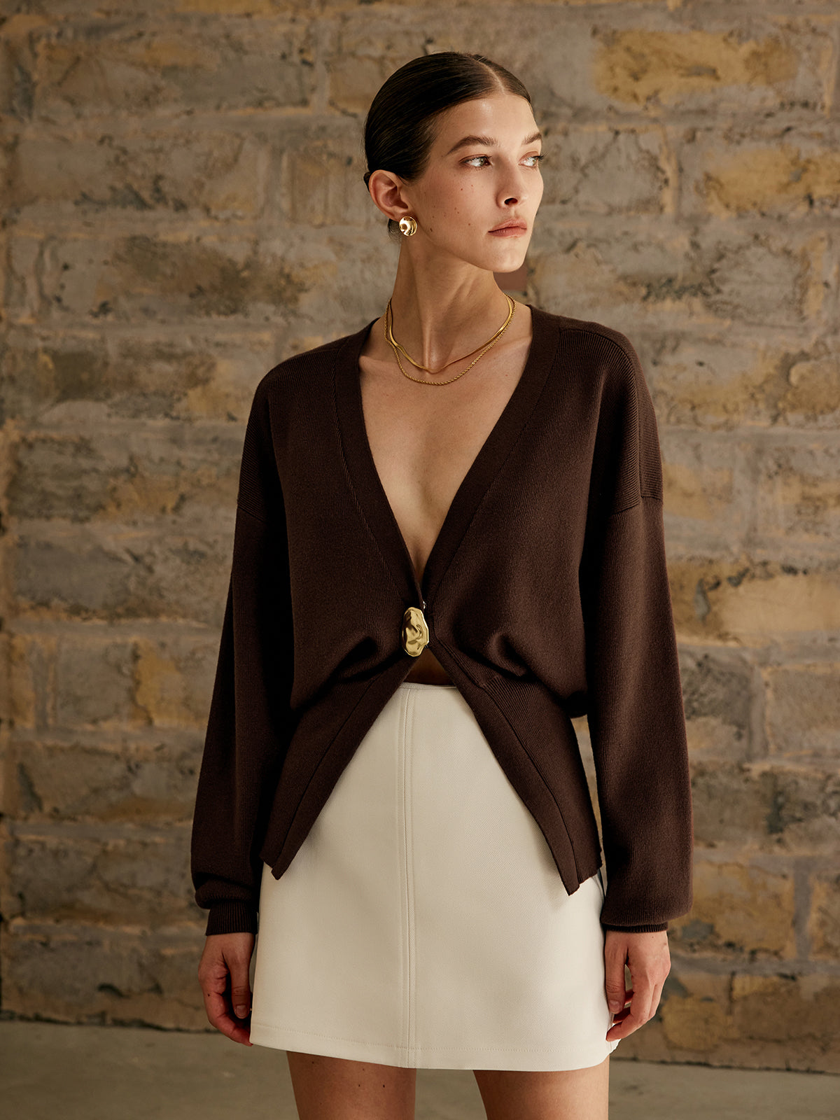 Women's cardigan with deep V-neck | button detail
