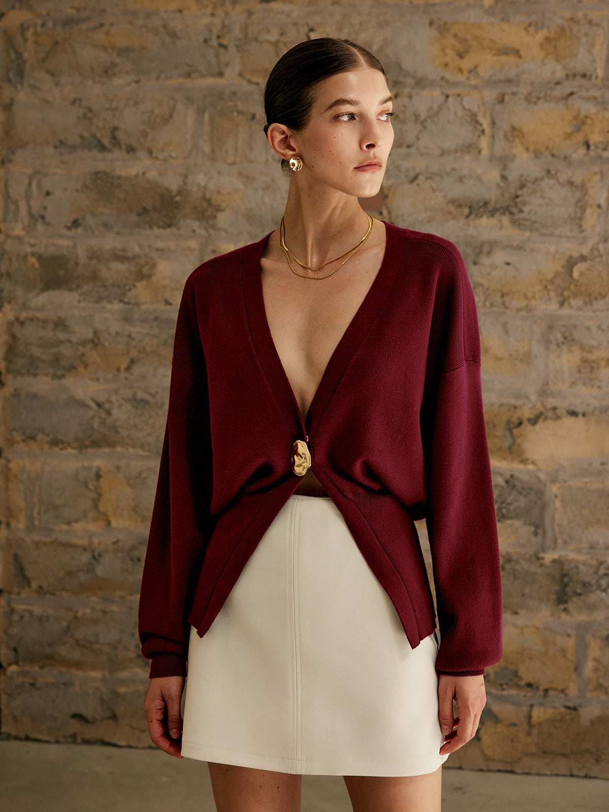 Women's cardigan with deep V-neck | button detail