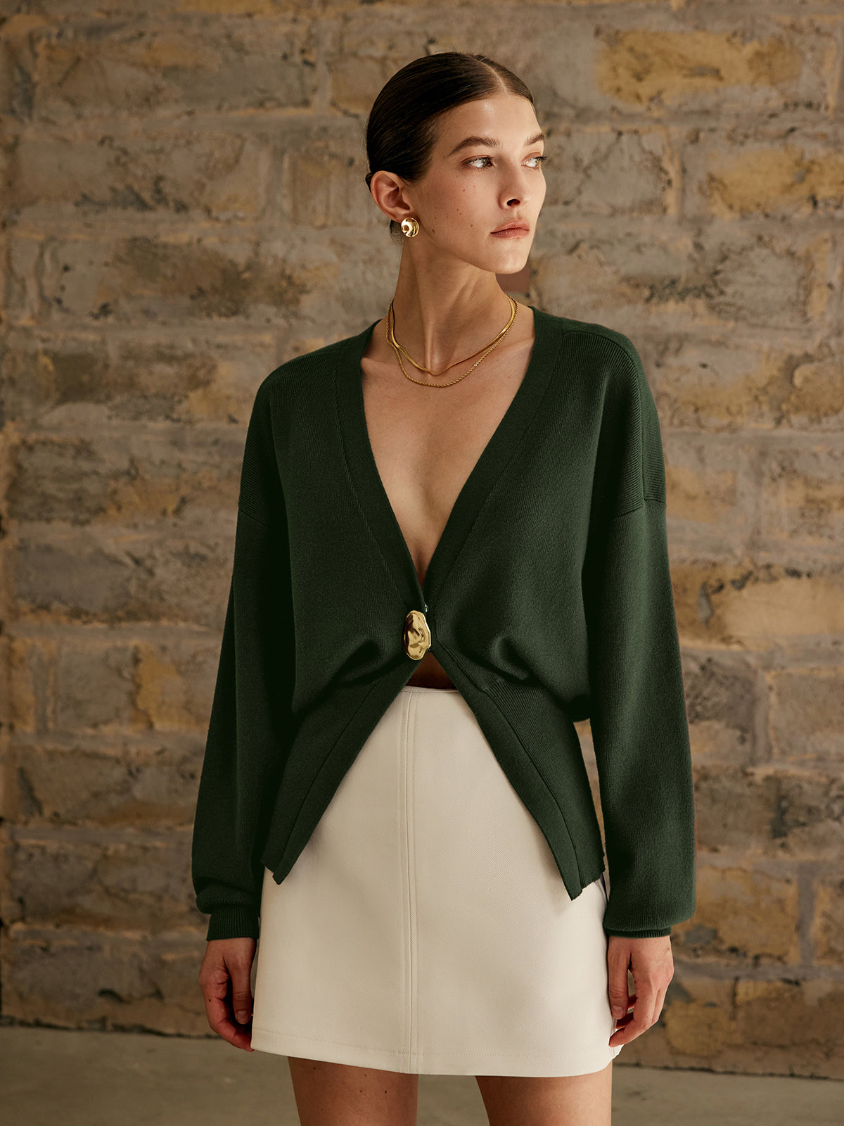 Women's cardigan with deep V-neck | button detail