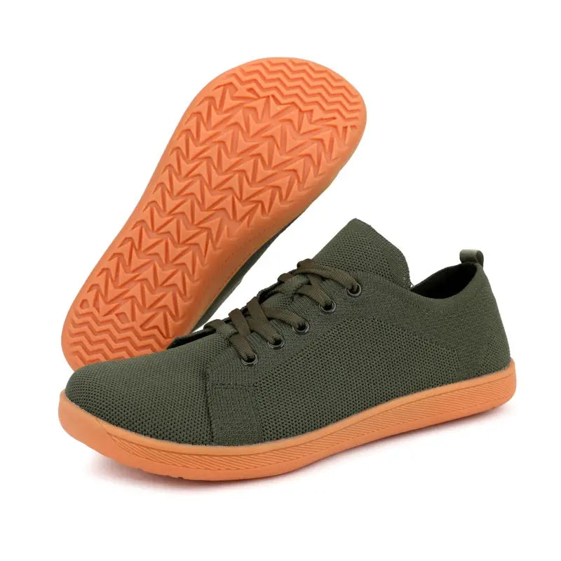 Barefoot shoes with wide toe box and zero-drop sole