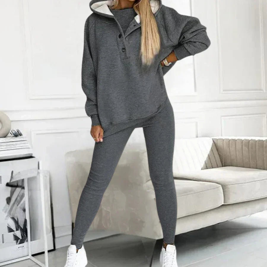 Stylish Nia Outfit: Elegant Apparel for the Fashionable Woman