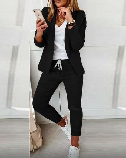 Valor | Fitted blazer and comfortable drawstring pants