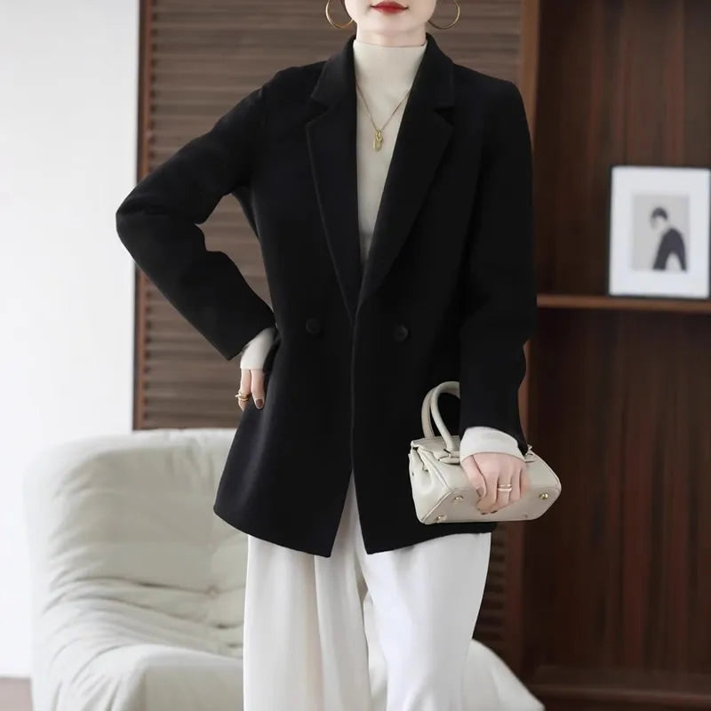 Women's short jacket made of merino wool