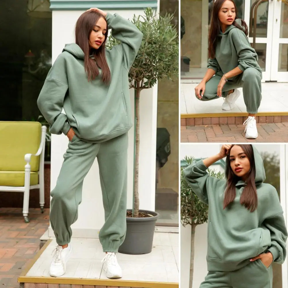 Women's tracksuit with hood