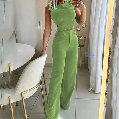 Women's set with cut-out top and high waist