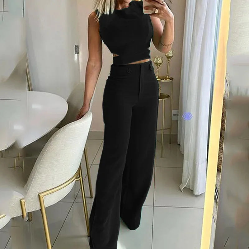Women's set with cut-out top and high waist