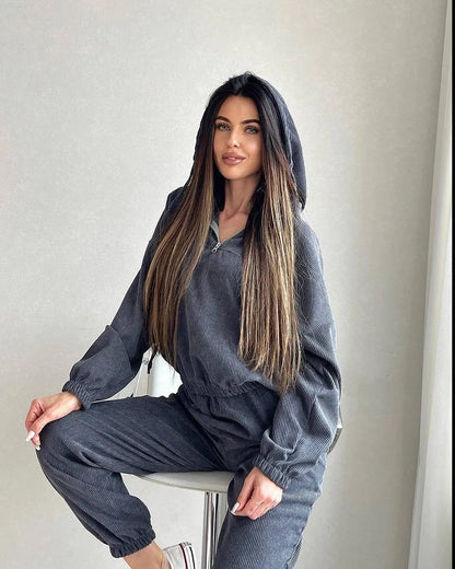 Women's two-piece set with hood and long sleeves