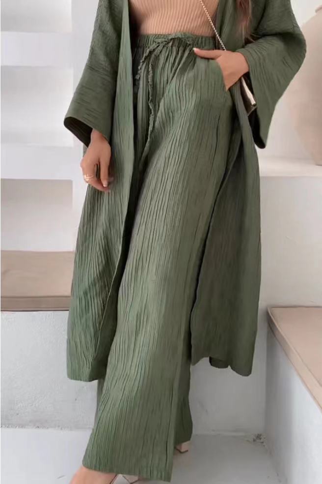 Casual women's cardigan and pants set