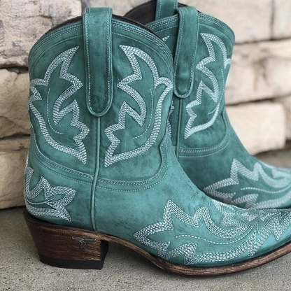 Women's cowboy boots with western embroidery