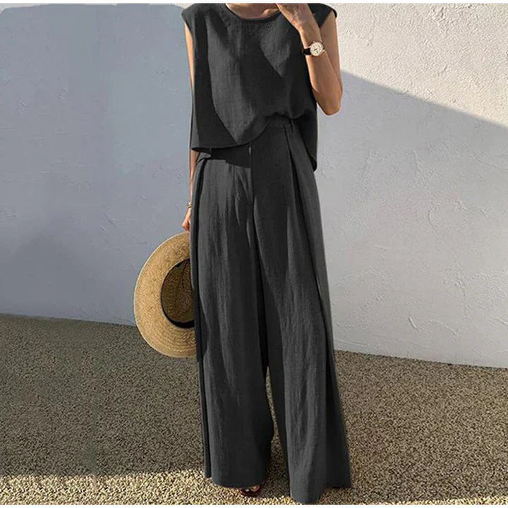Wide-leg linen trousers and an o-neck top