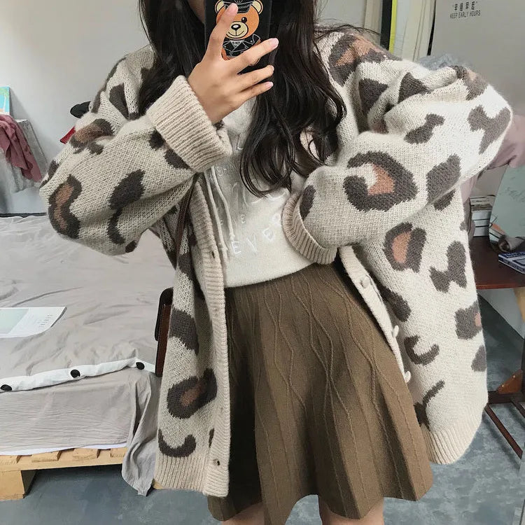 Cardigan with leopard pattern