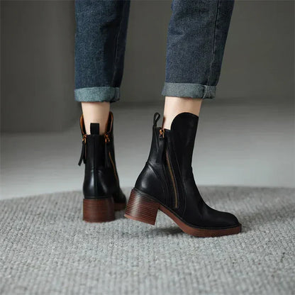 Ankle boots in leather by Grazia