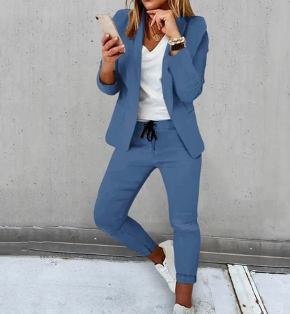 Valor | Fitted blazer and comfortable drawstring pants