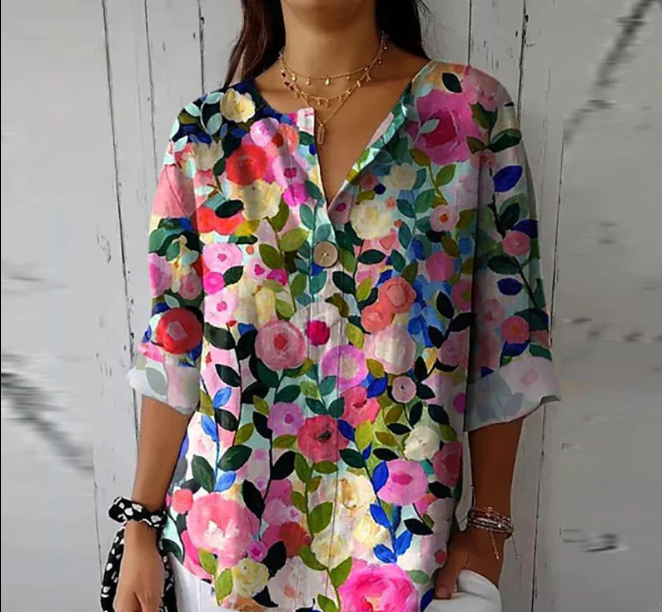 Women's blouse with pattern in V-neck | Loose fit