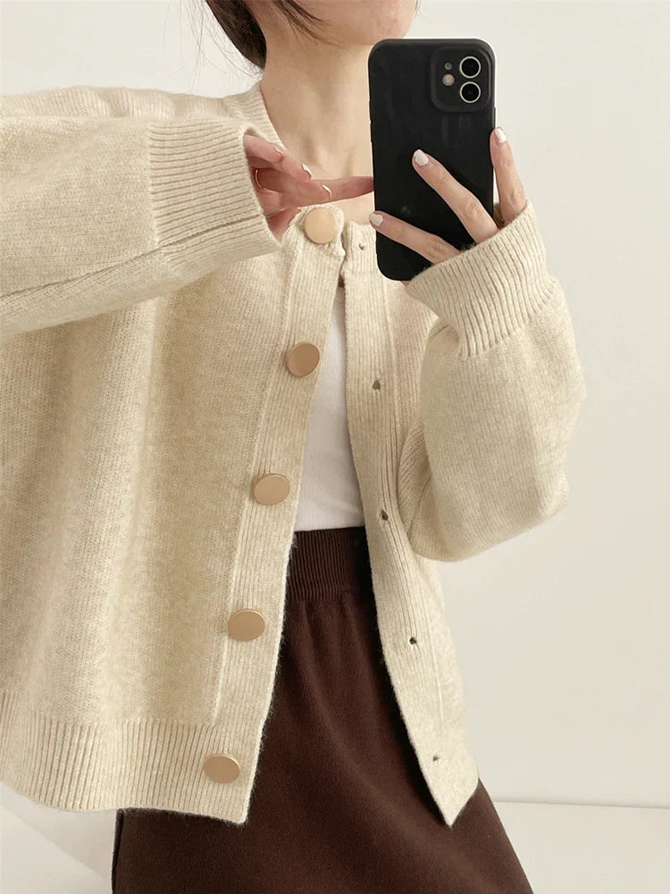 Women's long cardigan with round neckline