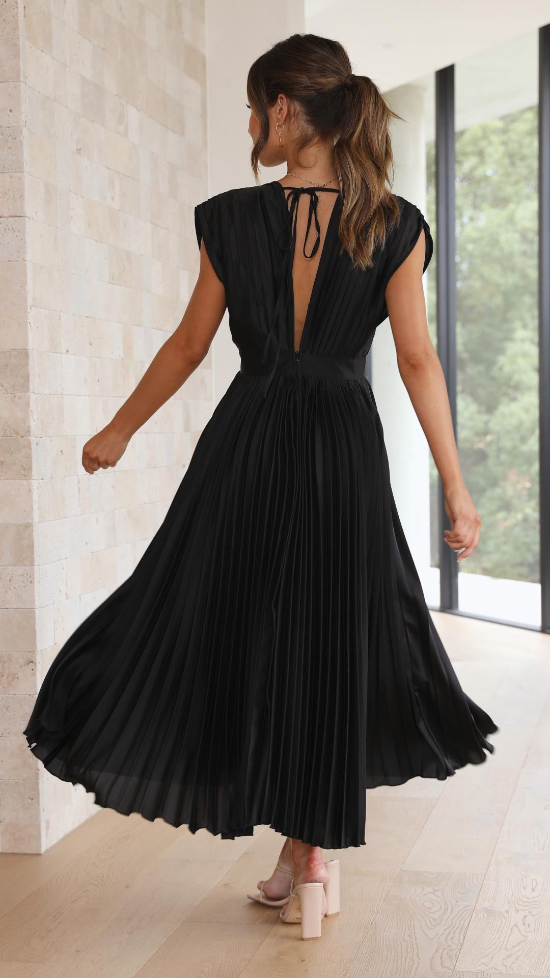 Beautiful Flowy Long Evening Dress
