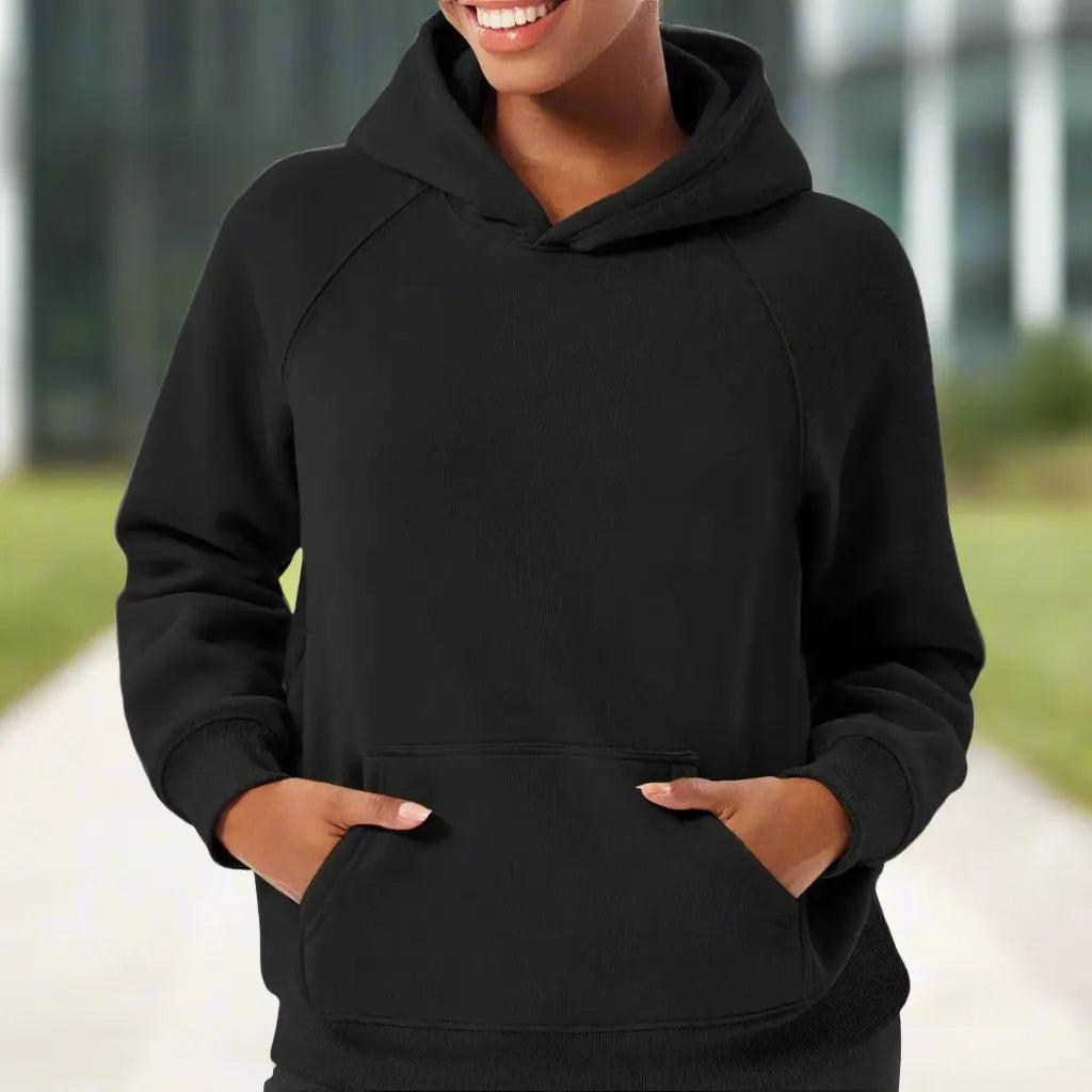 Women's hoodie with raglan sleeves and kangaroo pocket