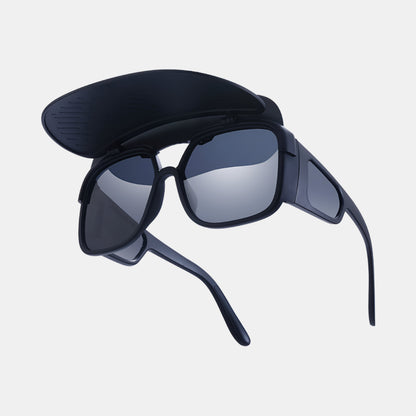 Unisex sunglasses with modern design and UV400 protection