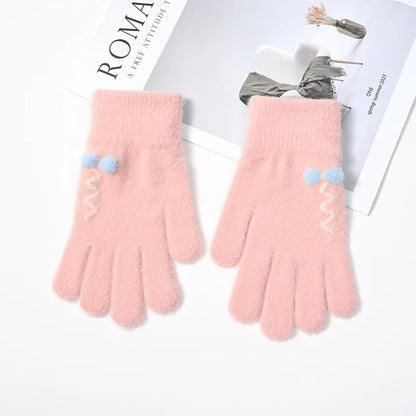 Warm touchscreen gloves for women