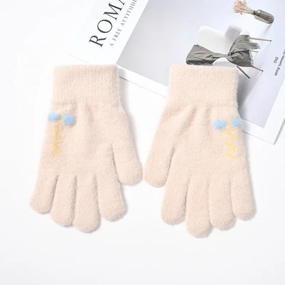 Warm touchscreen gloves for women