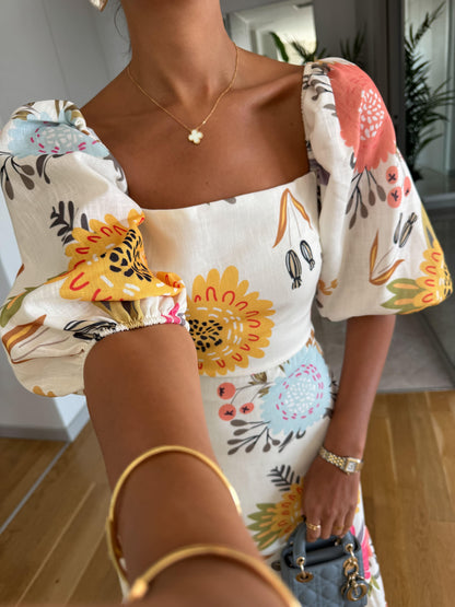 Chic Floral Midi Dress with Puffy Sleeves