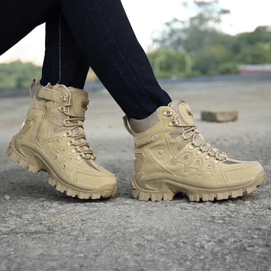 Waterproof and lightweight outdoor boots