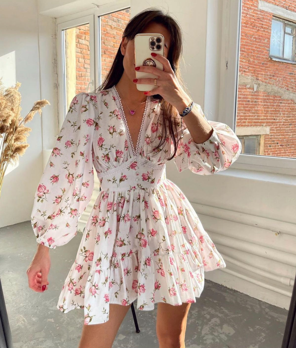 Casual Fit V-Neck Mini Dress for Women - Olytrend