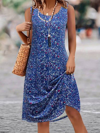 Adorable Ava dress: floral print & round neck