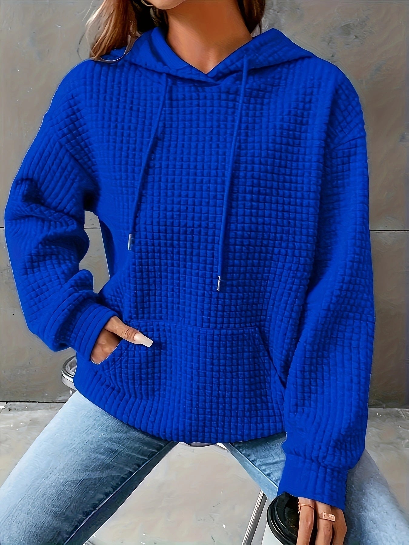 Women's hoodie with hood and kangaroo pocket