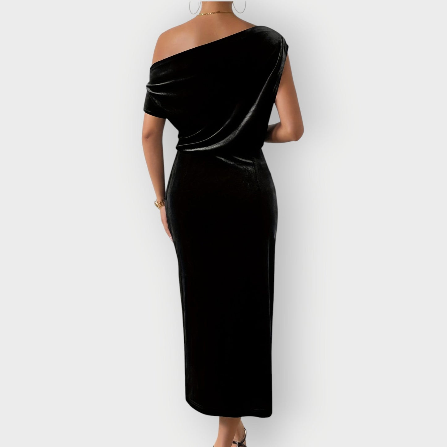 Chic Cold Shoulder Knee Length Dress