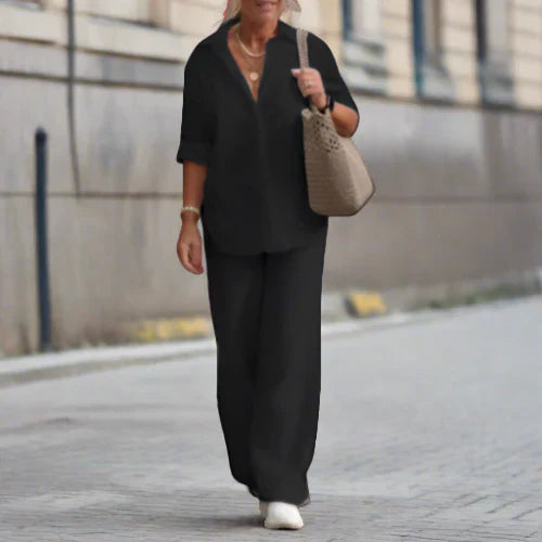 Chic Britta two-piece women's outfit, versatile for any occasion