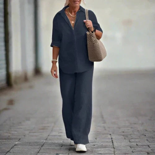 Chic Britta two-piece women's outfit, versatile for any occasion