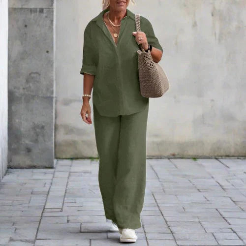 Chic Britta two-piece women's outfit, versatile for any occasion